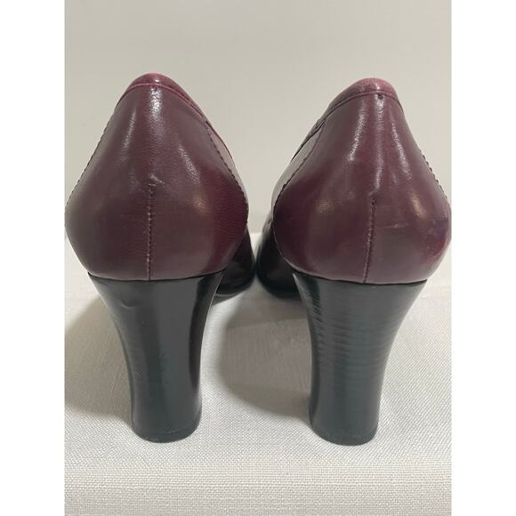 Etienne Aigner Burgundy Heels - Picture 3 of 11